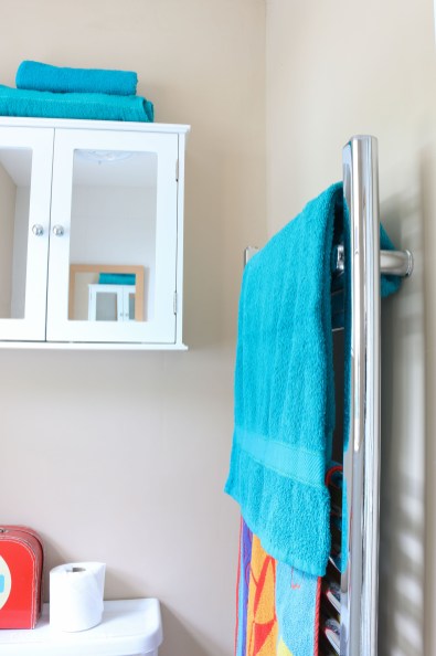 thrifty low cost summer coastal bathroom makeover diy project_-5